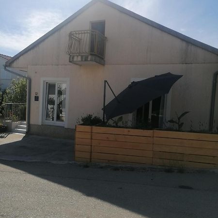 Haeuschen Am Meer Vodice Kültér fotó