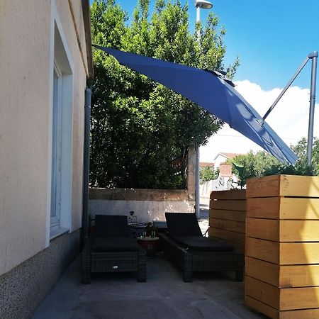 Haeuschen Am Meer Vodice Kültér fotó