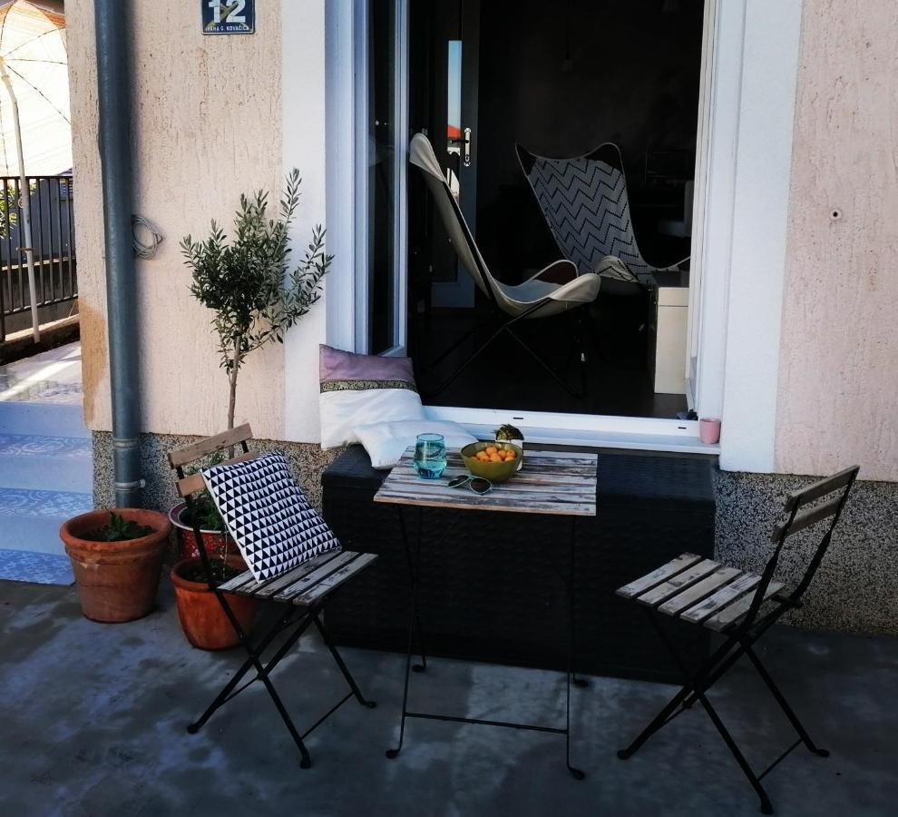 Haeuschen Am Meer Vodice Kültér fotó