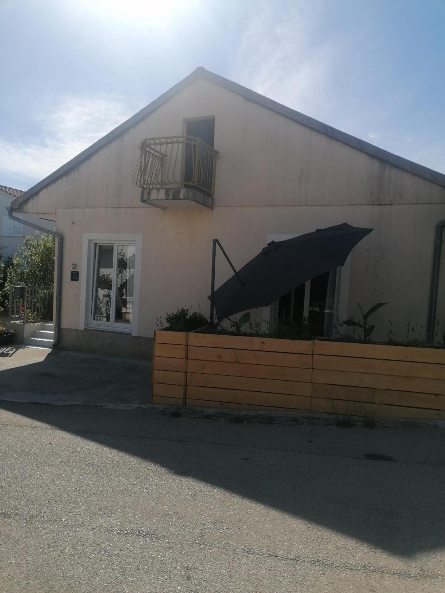 Haeuschen Am Meer Vodice Kültér fotó